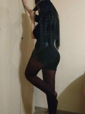 Мелине Пухлые Губы